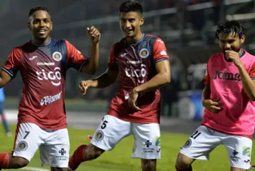 Una mala comunicación entre arquero y defensa del Once Deportivo tiene ganando a CD FAS en Ahuachapán, los tigrillos llegan a cuartos