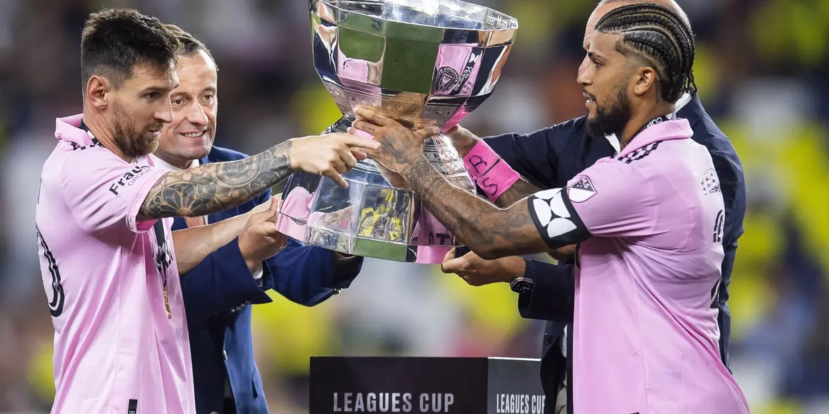 CONCACAF Leagues Cup  Trofeos deportivos, Trofeos, Copas de futbol